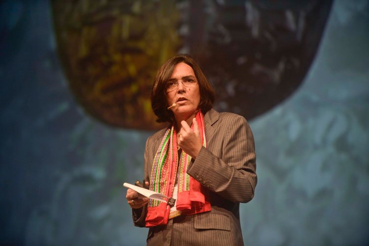 Verónica Zavala - Gerente General de Planificación Estratégica y Efectividad en el Desarrollo, BID - Simposium Internacional del Oro y de la Plata Verónica Zavala - Gerente General de Planificación Estratégica y Efectividad en el Desarrollo, BID - Simposium Internacional del Oro y de la Plata