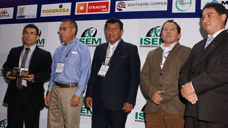 Southern Peru Copper Corporation–Ilo obtuvo el trofeo en la categoría refinerías y fundiciones Southern Peru Copper Corporation–Ilo obtuvo el trofeo en la categoría refinerías y fundiciones.