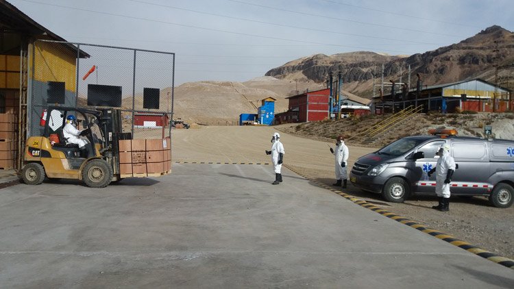 Aruntani recertifica uso de cianuro - Traslado de cianuro a torre de preparación