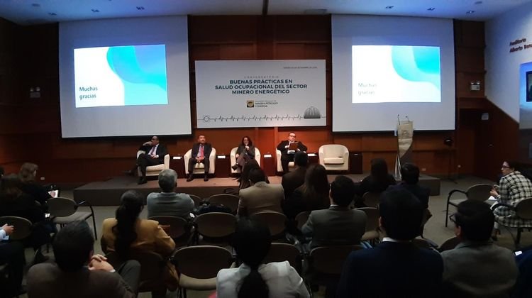 SNMPE presenta sello de Buenas Prácticas en Exámenes Médicos SNMPE presenta sello de Buenas Prácticas en Exámenes Médicos